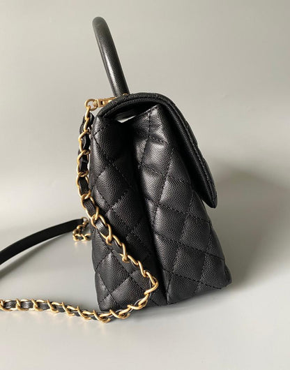 Chanel medium flap Bag black With Coco Handle